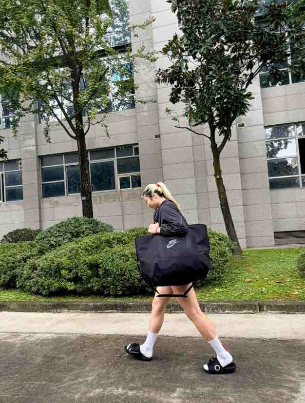好久不见！李梦社媒晒照分享近期动态：刚刚好